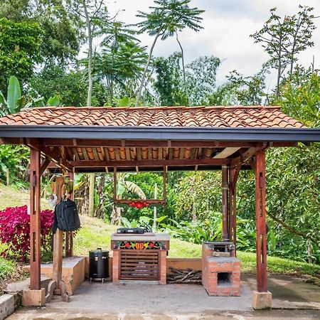 Agradable cabaña cafetera con jacuzzi a 12 min del centro de pereira Exterior foto