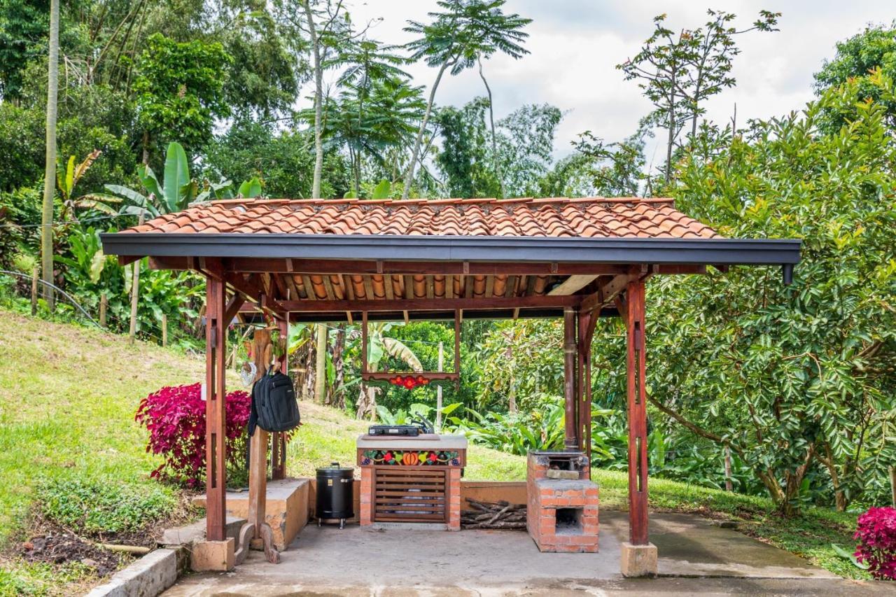 Agradable cabaña cafetera con jacuzzi a 12 min del centro de pereira Exterior foto