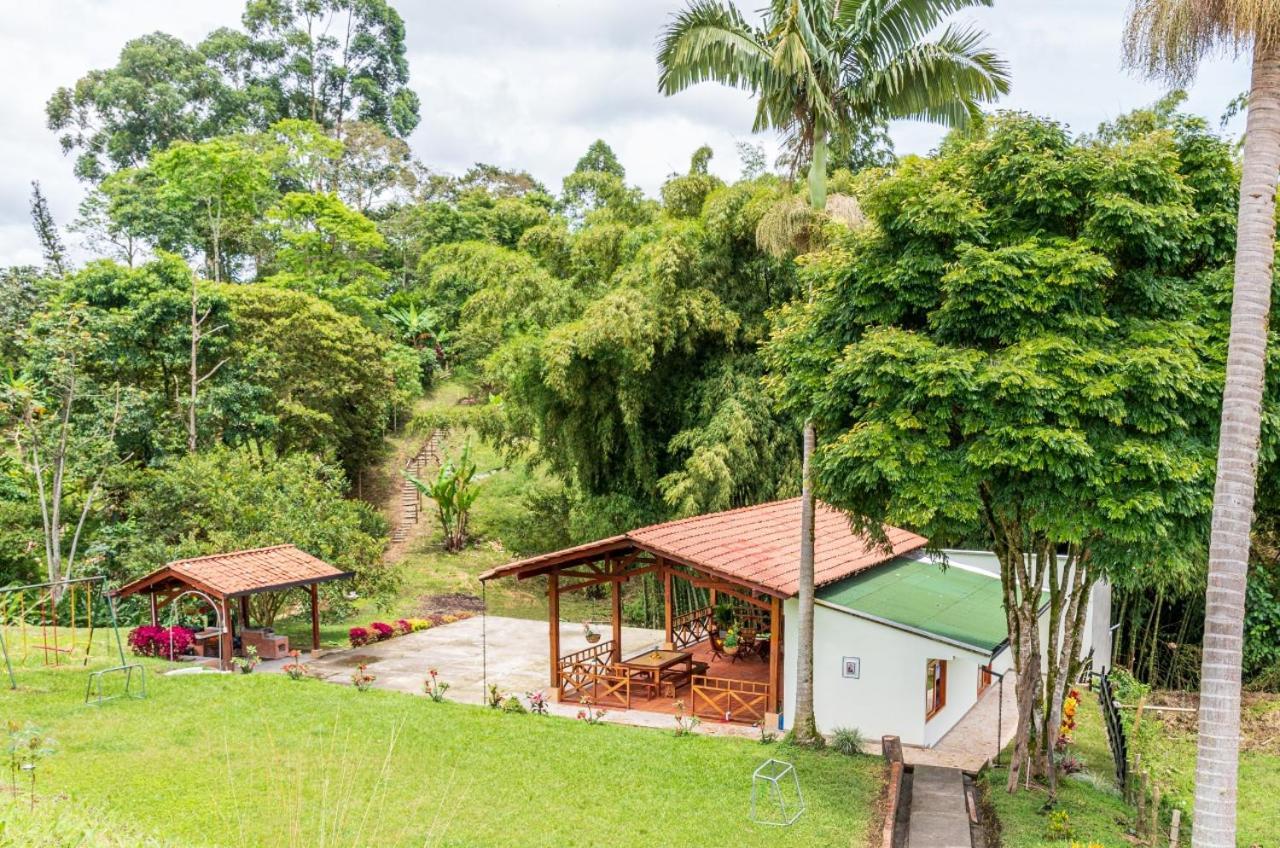 Agradable cabaña cafetera con jacuzzi a 12 min del centro de pereira Exterior foto